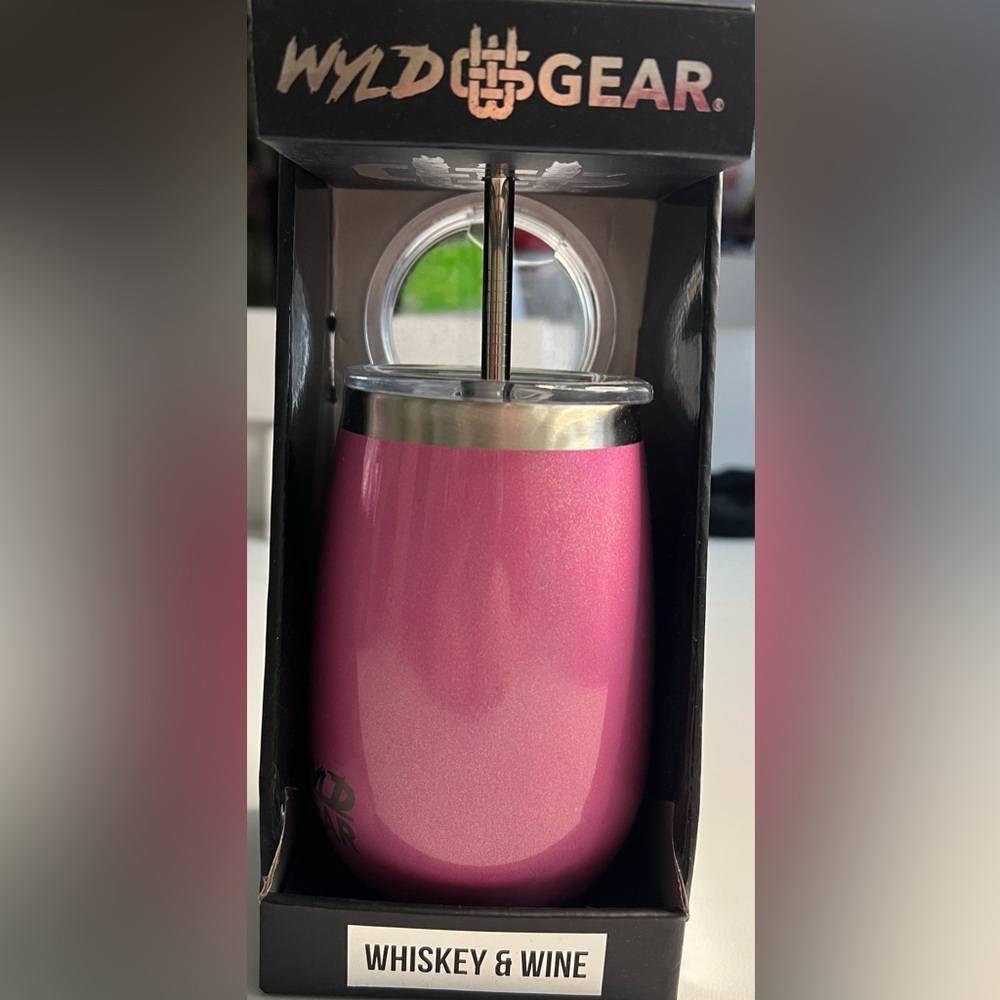 NIB Wyld Gear Pink Stainless Steel Tumbler
